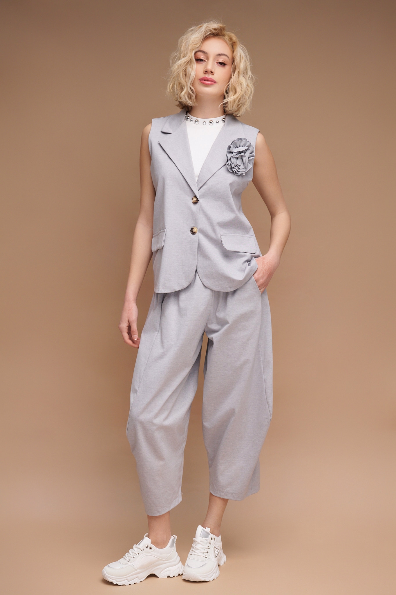 Flowered Pin Decorated Vest & Pants Set