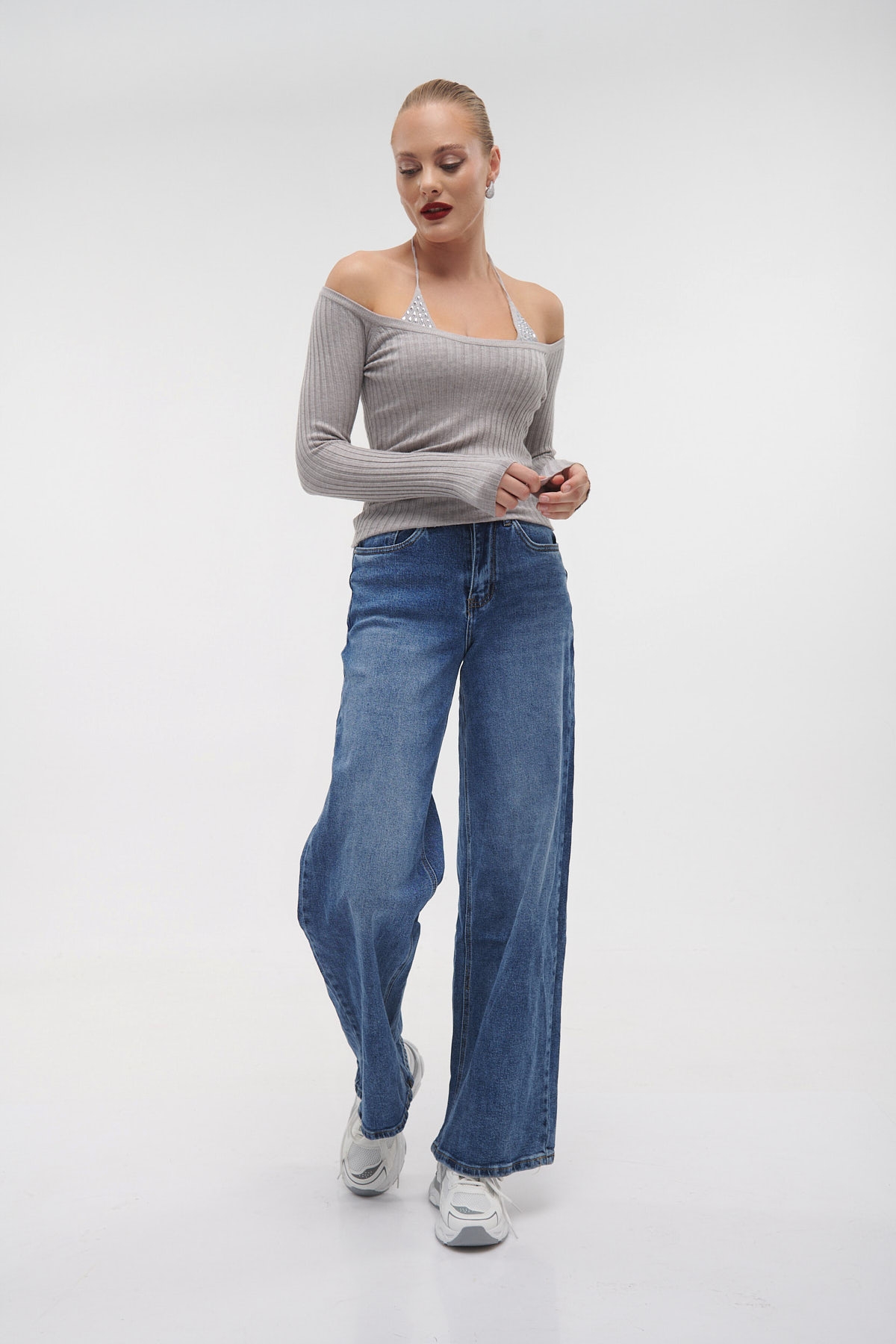 Belted Bell-Bottomed Jeans