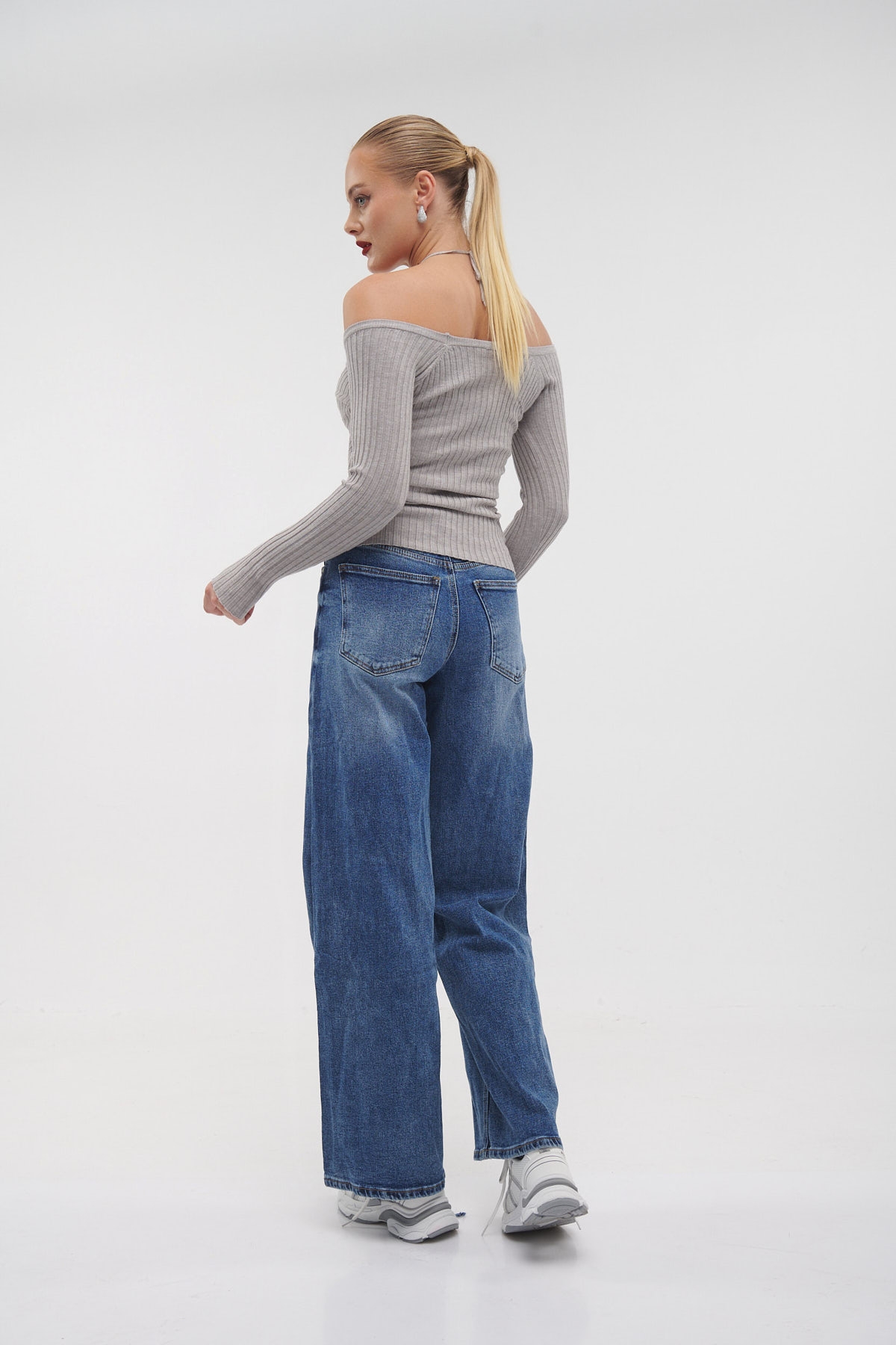 Belted Bell-Bottomed Jeans