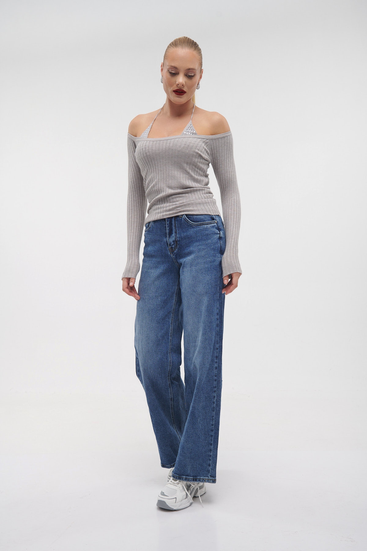 Belted Bell-Bottomed Jeans