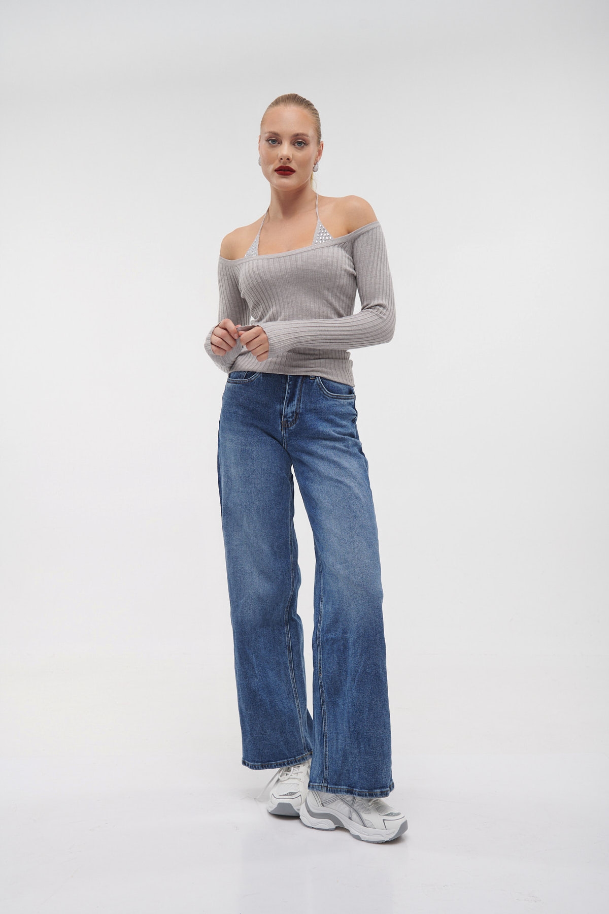 Belted Bell-Bottomed Jeans