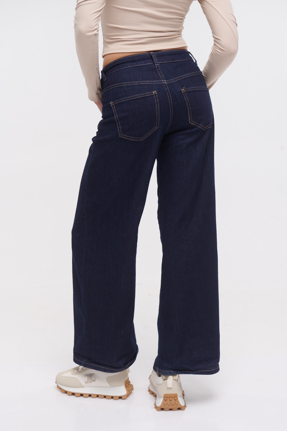 Bell-Shaped Dark Jeans