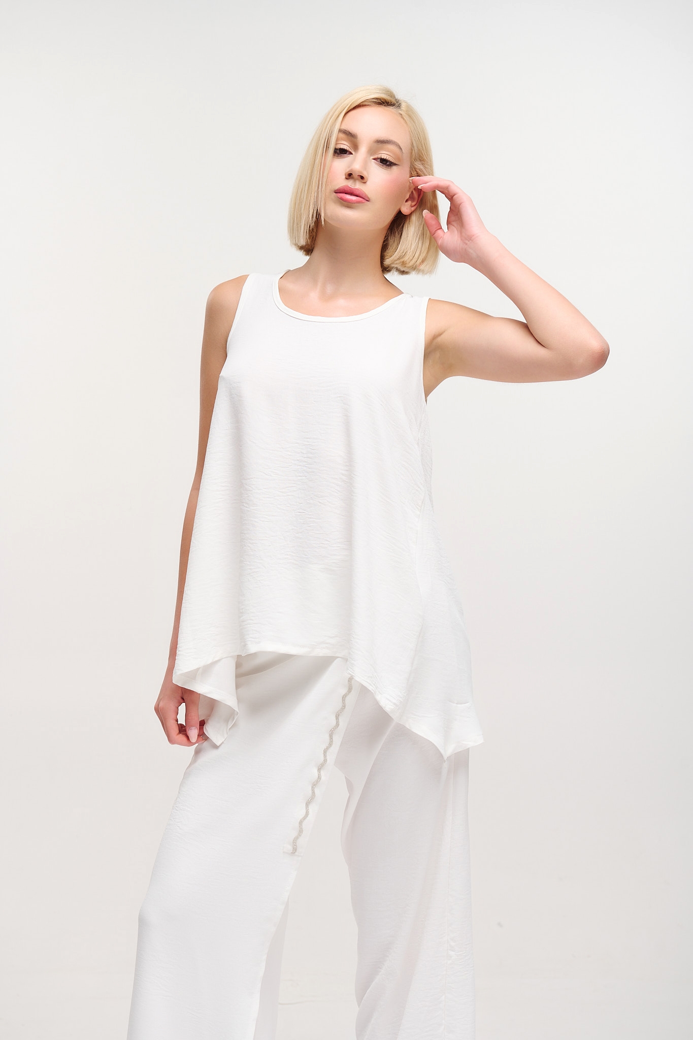 Kelly's Sleeveless Blouse