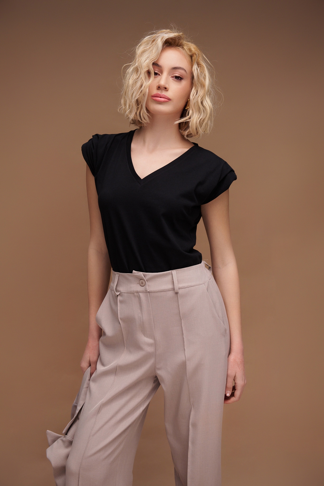 Kelly's Shirred Shoulder-pad Sleeveless T-Shirt