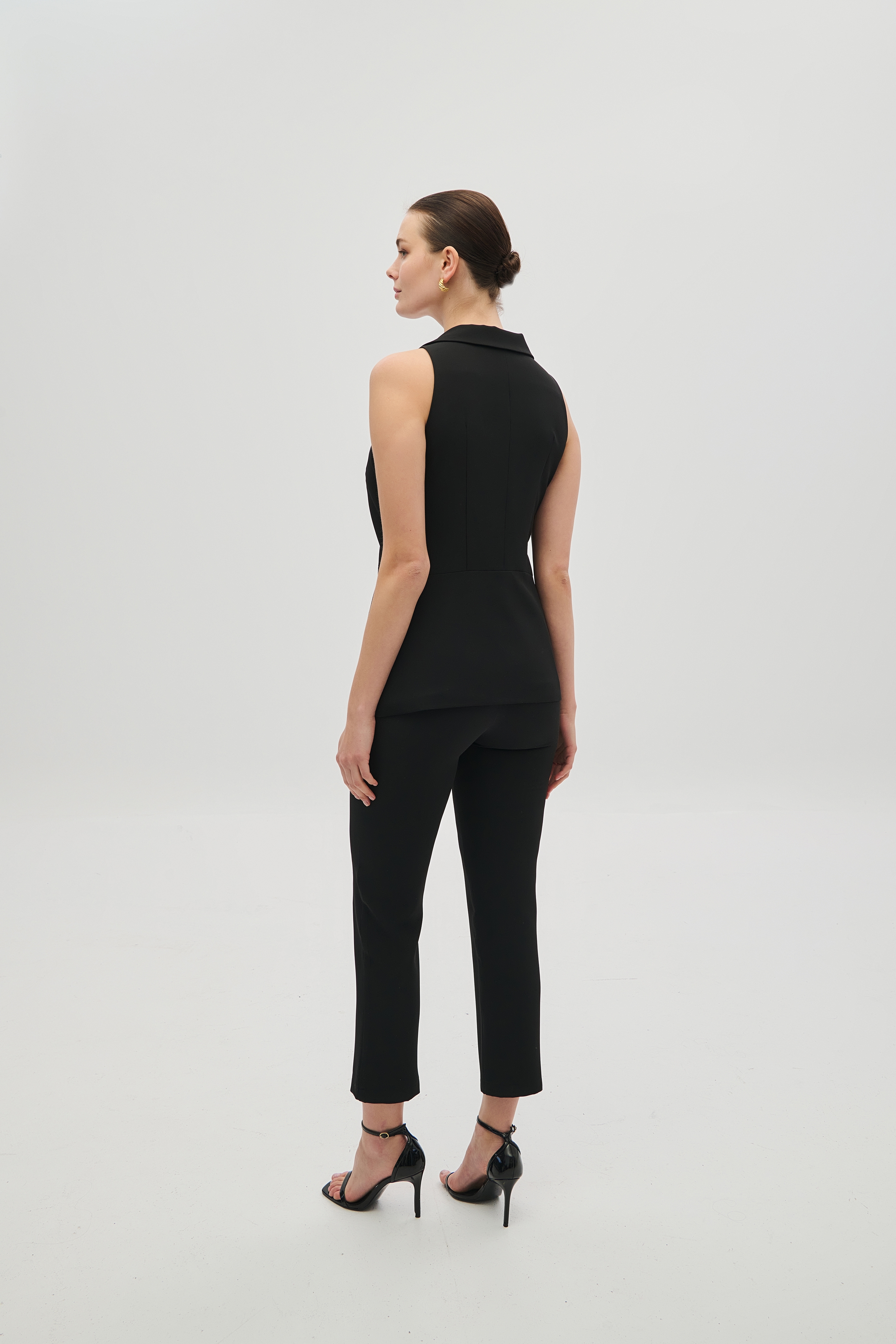 De Javu Tailored Vest with Buttons