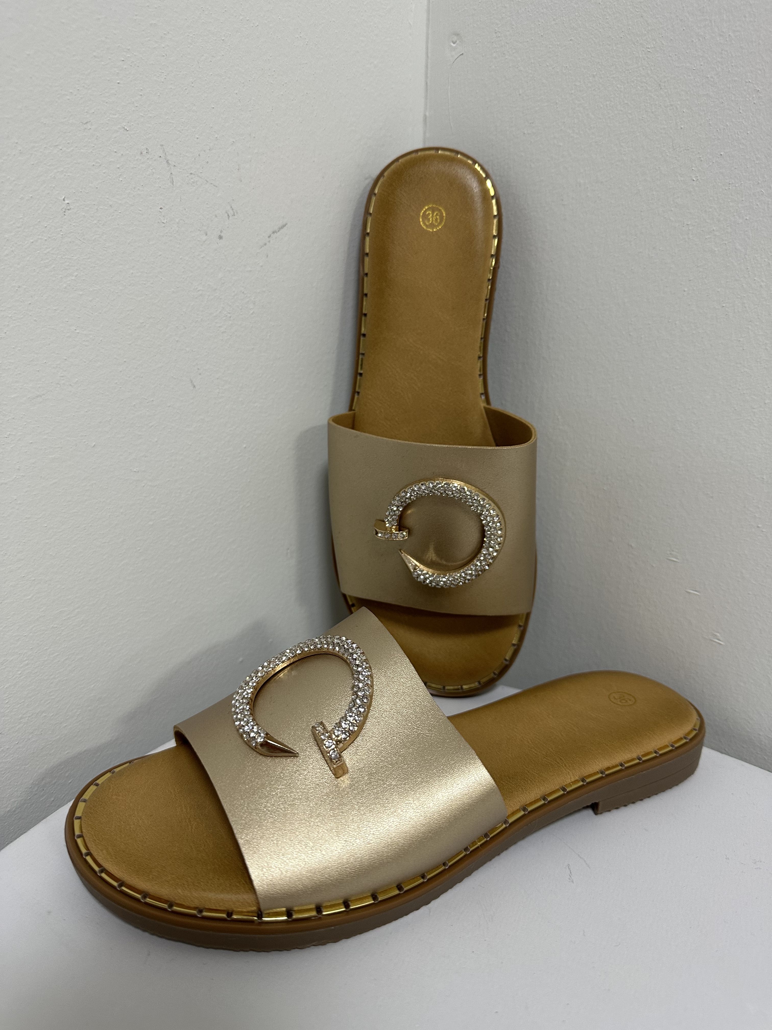 Detailed G Slippers