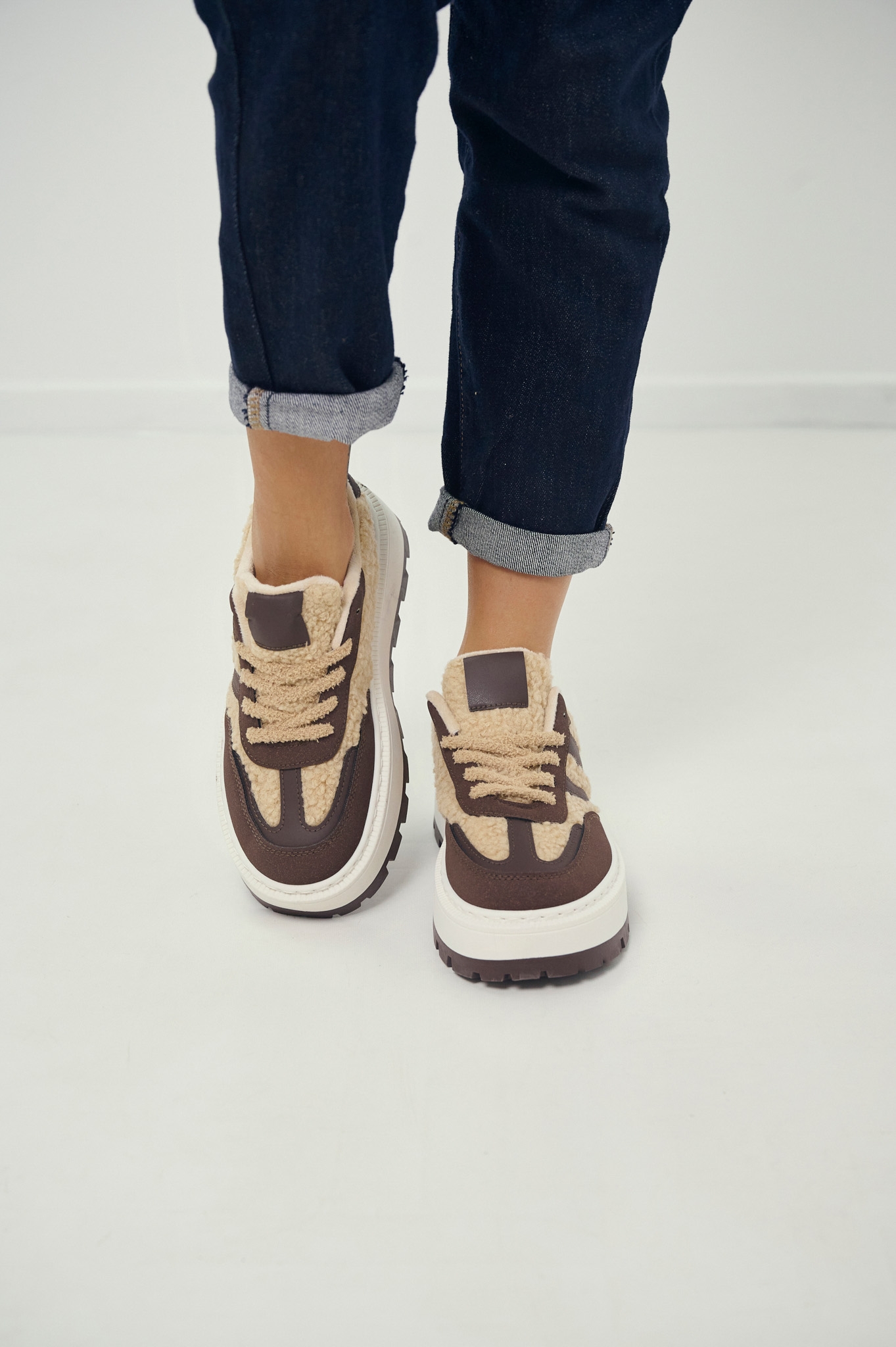 Παπούτσι Με Γούνινες Λεπτομέρειες