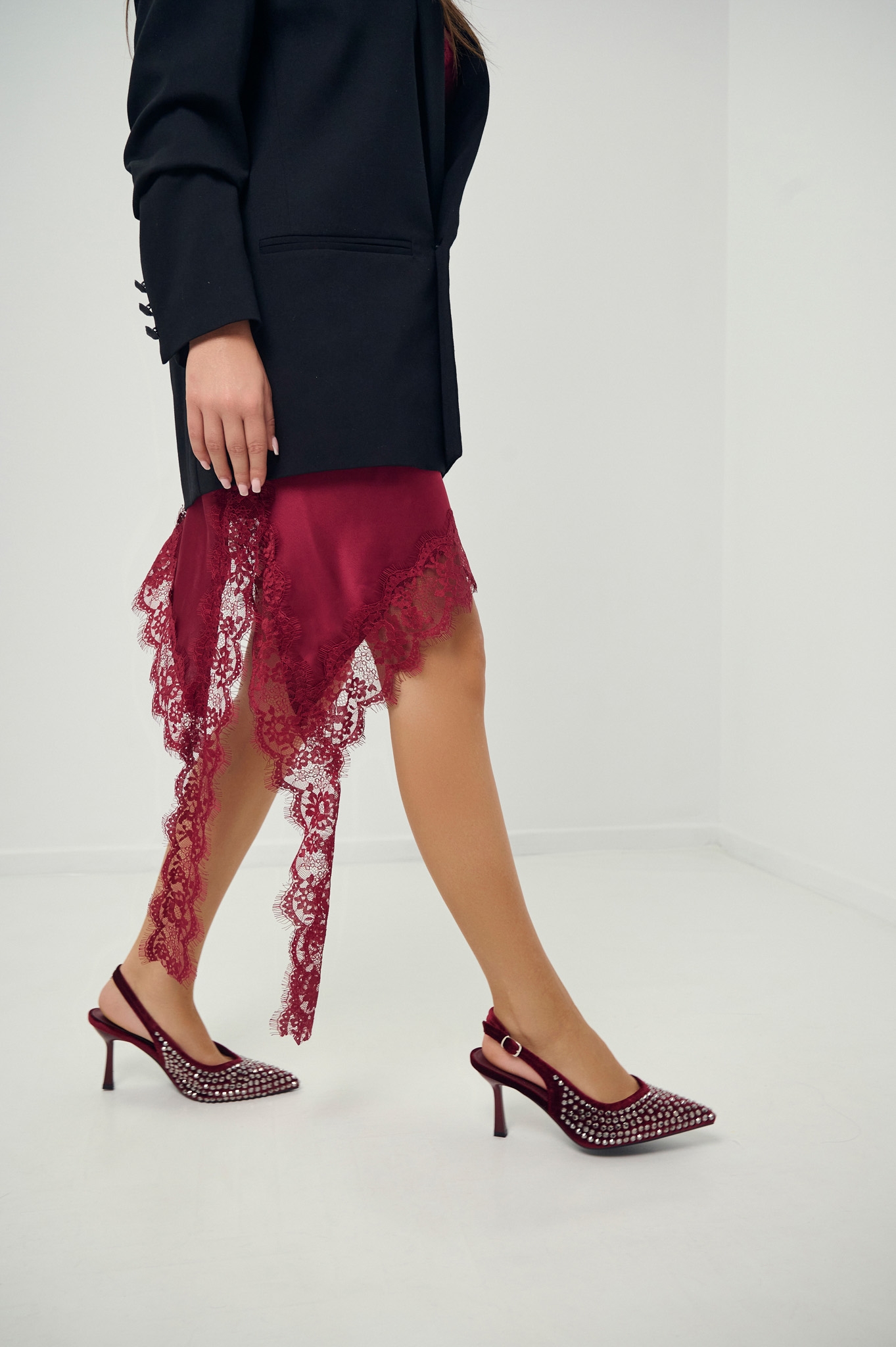 Γόβα Ξώφτερνη Βελούδο Με Στρας