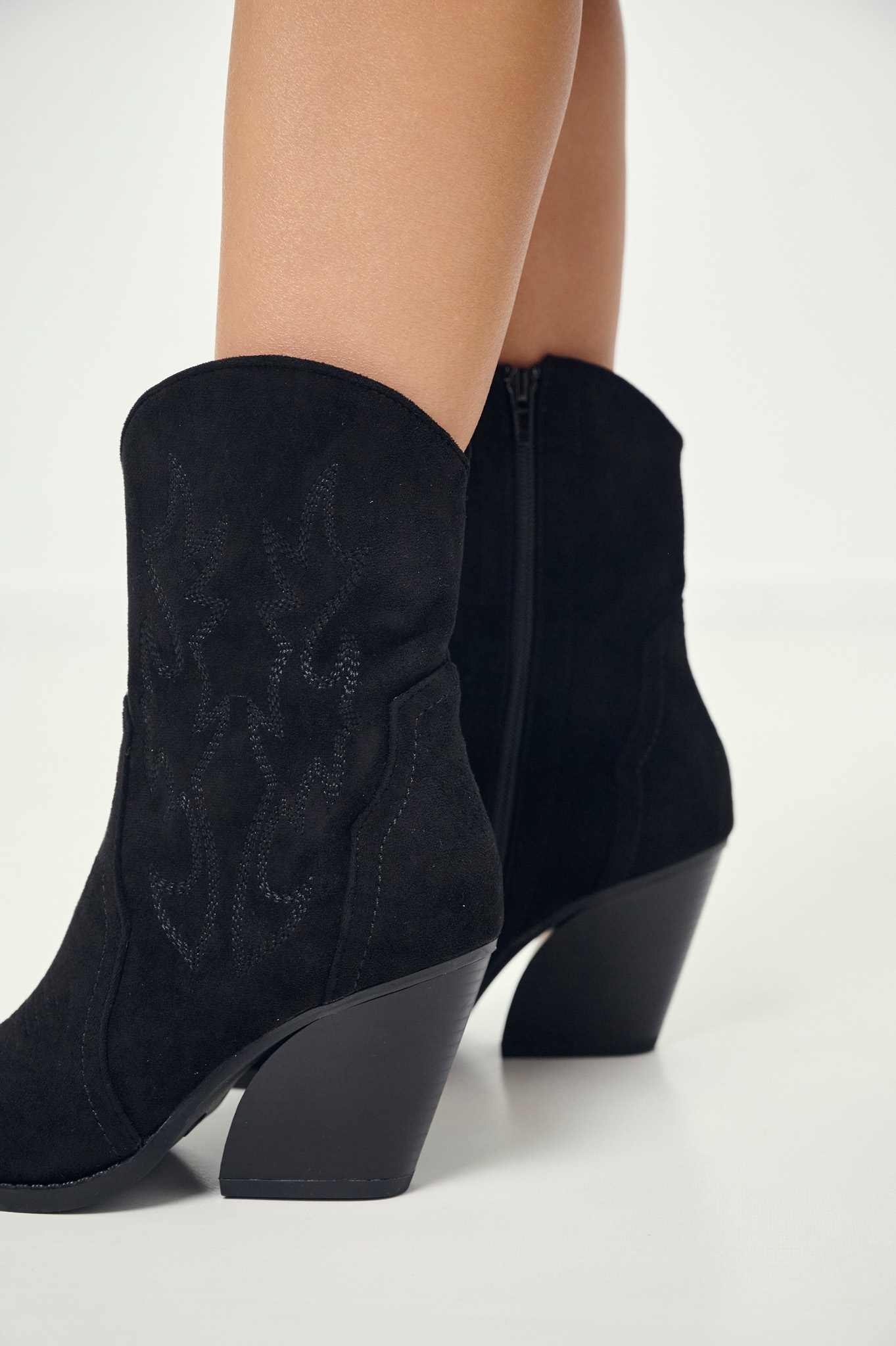 Μποτάκι Cow Λοξό Με Ραφές