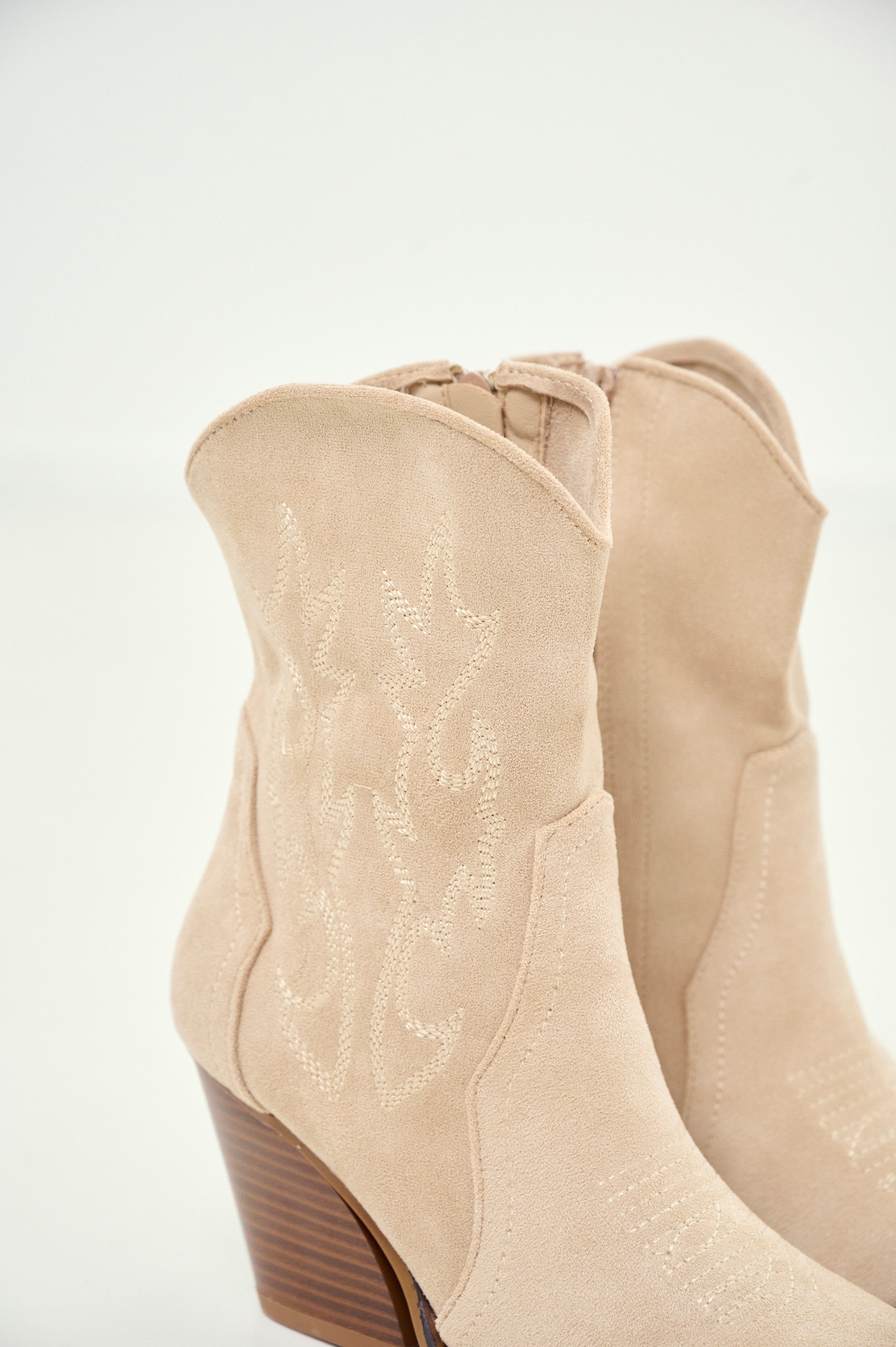 Μποτάκι Cow Λοξό Με Ραφές