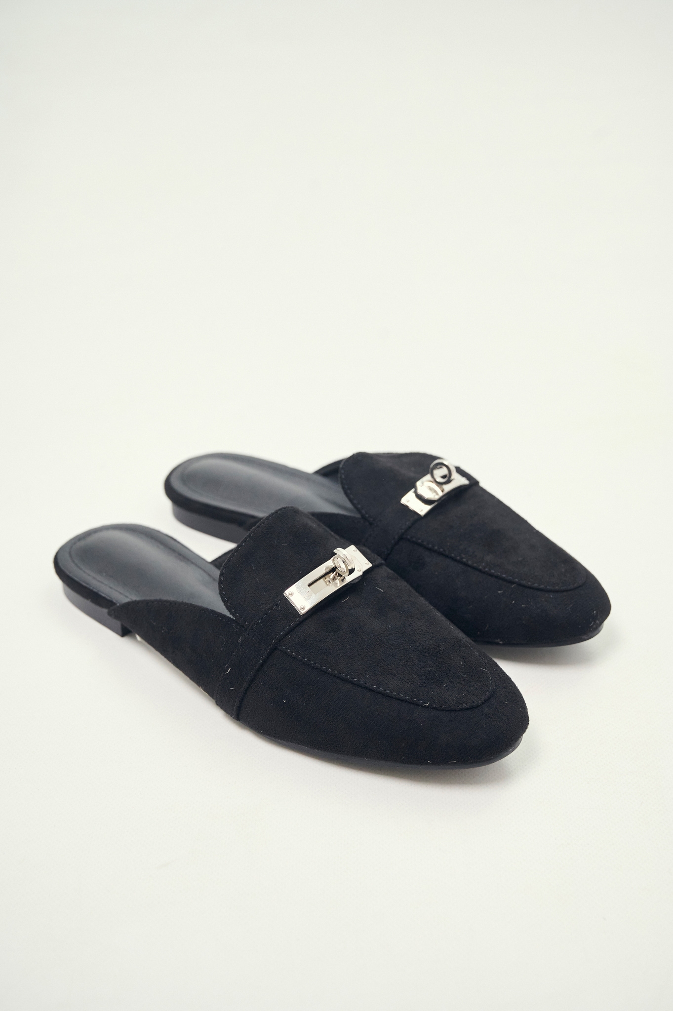 Mule Σουέιντ Με Κλειδαριά