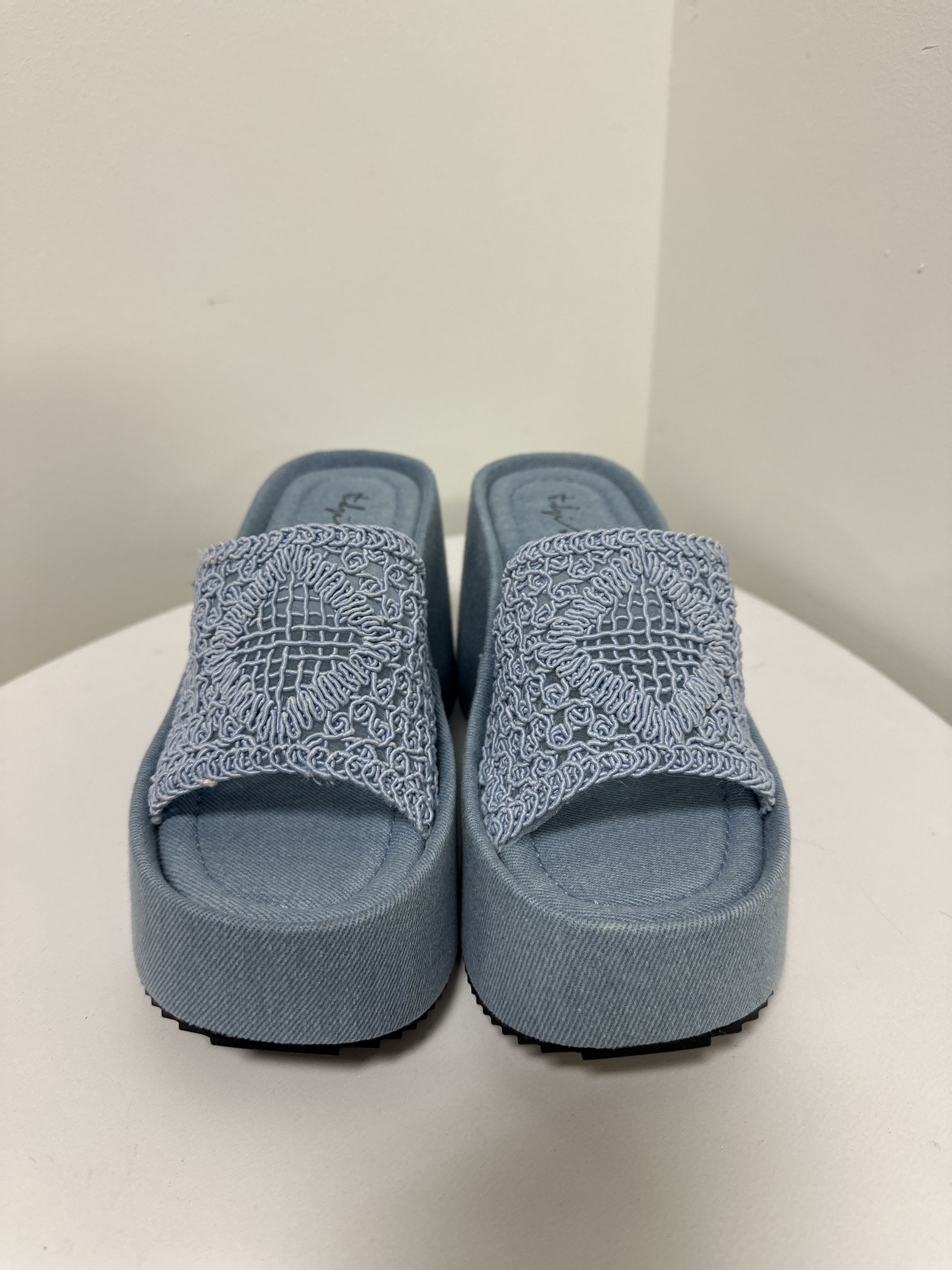 Embroidered Platform Slides