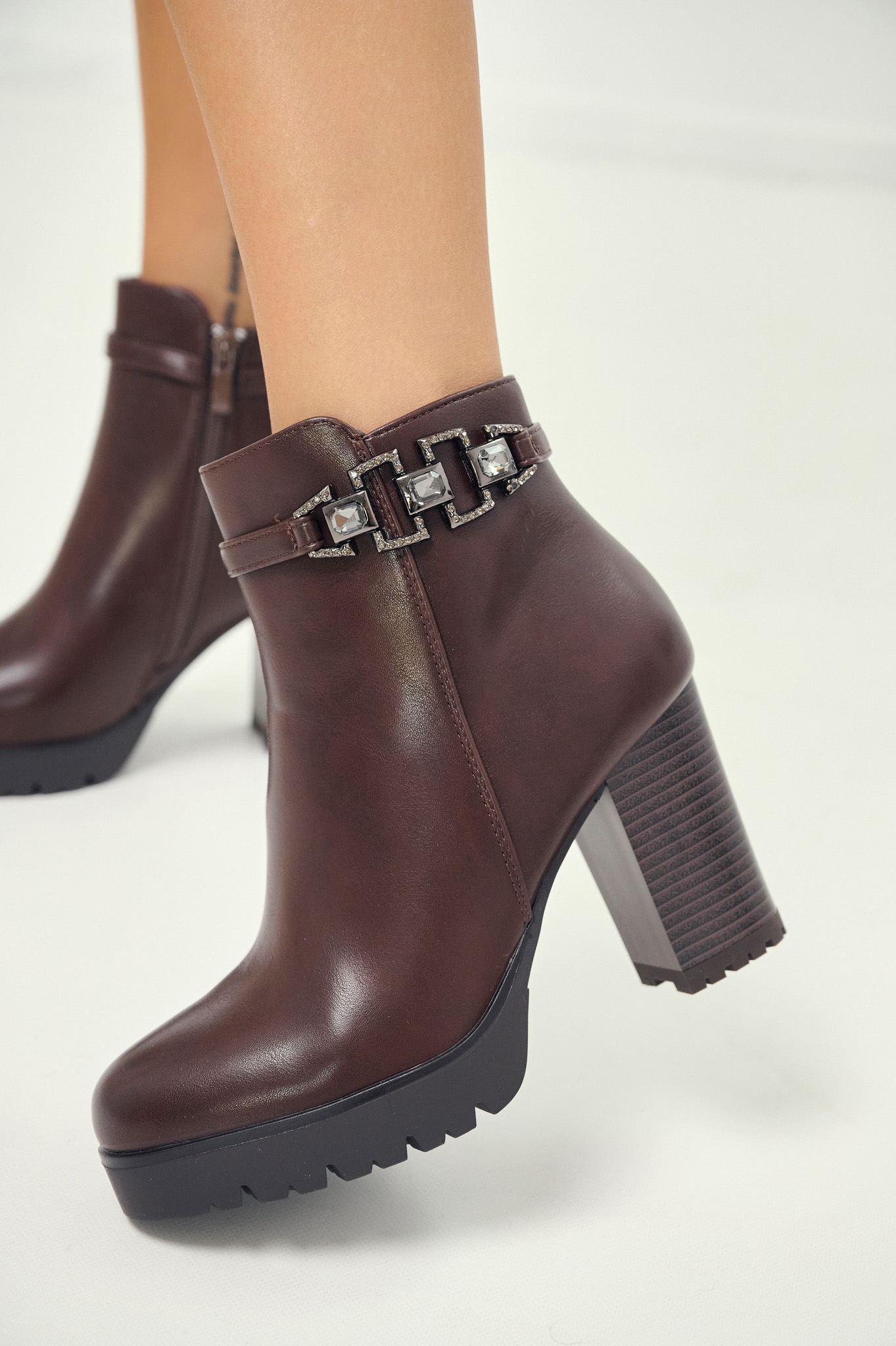 Μποτάκι Στρασένιο Λουρί