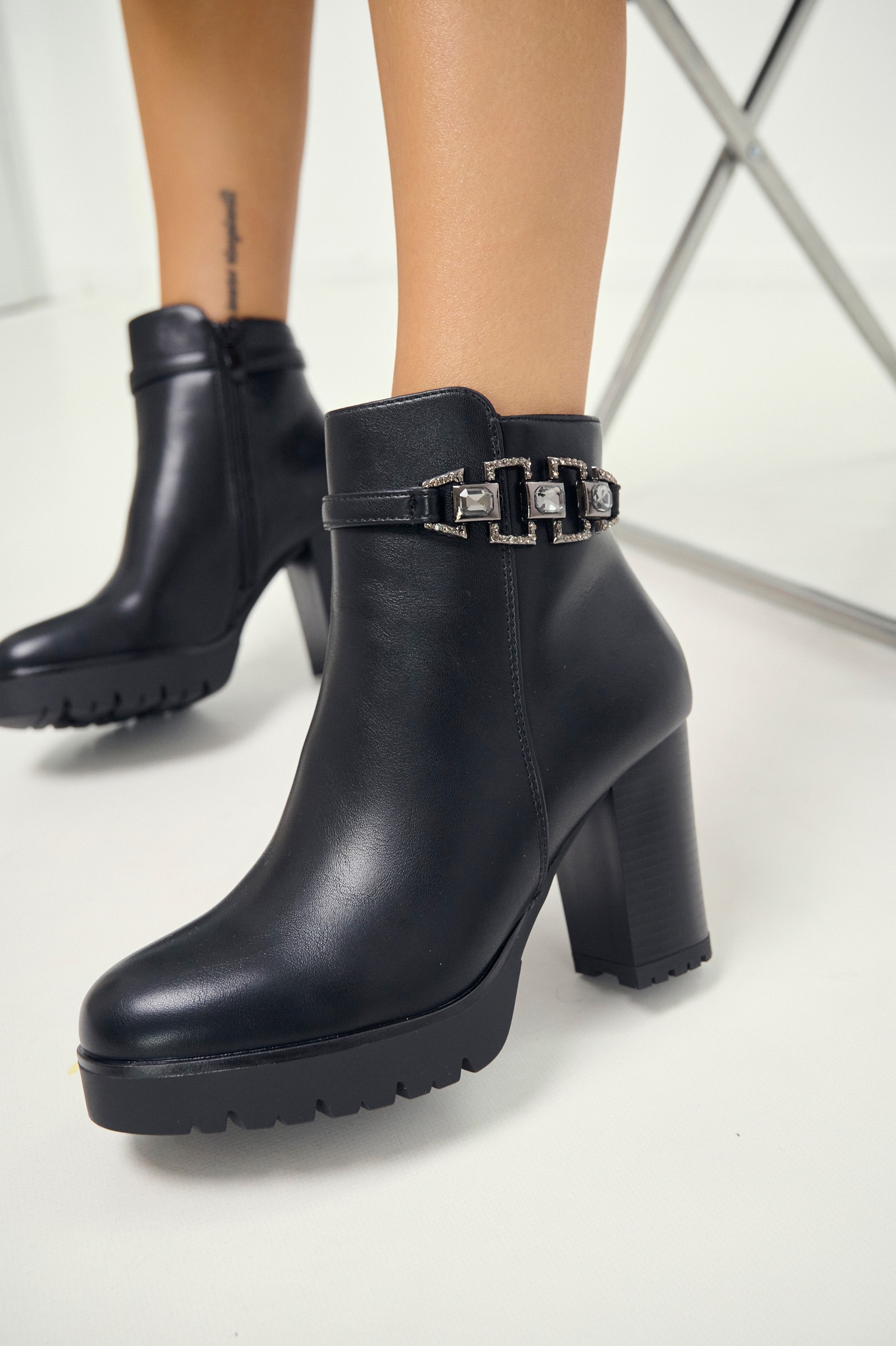 Μποτάκι Στρασένιο Λουρί