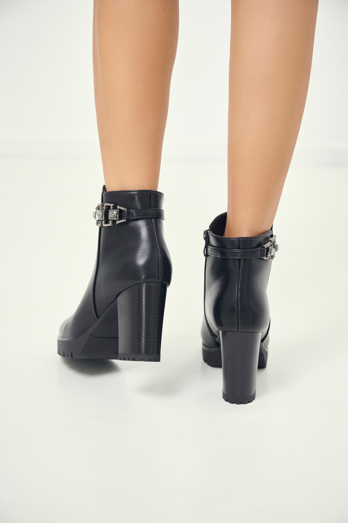 Μποτάκι Στρασένιο Λουρί