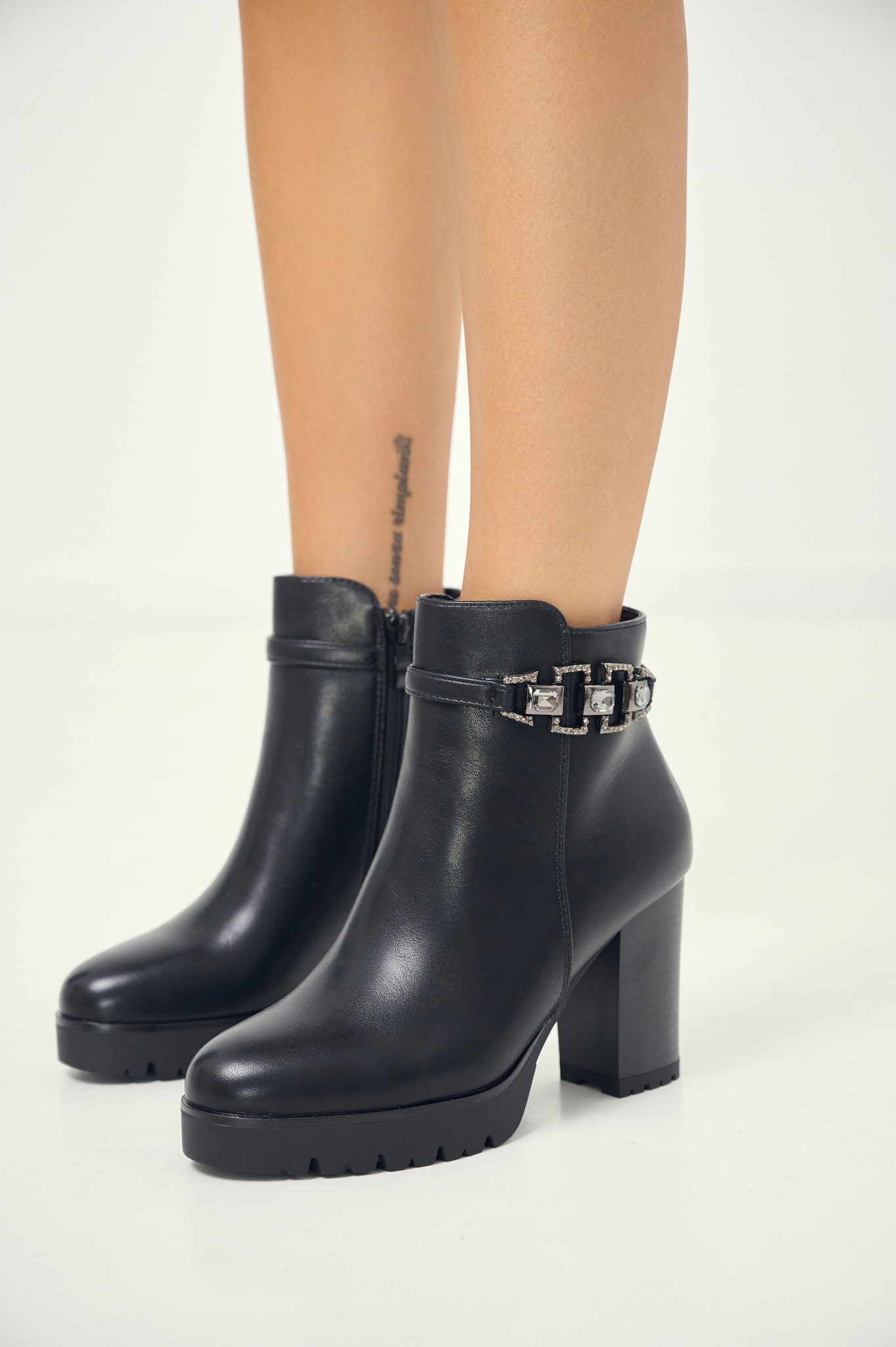 Μποτάκι Στρασένιο Λουρί