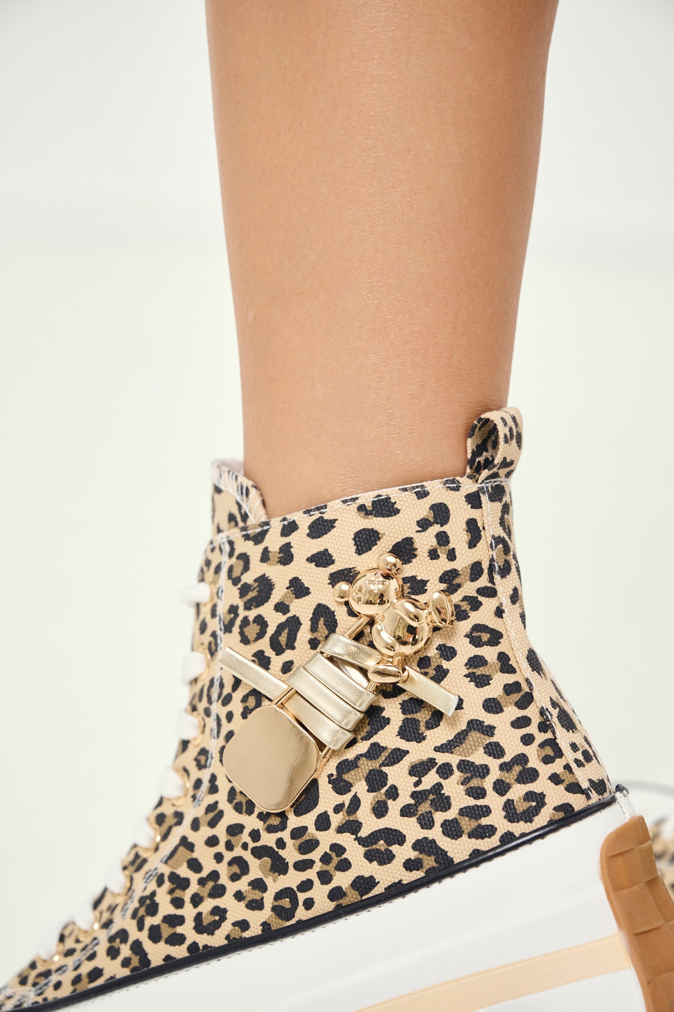 Παπούτσι Δίπατο Με Αρκουδάκι