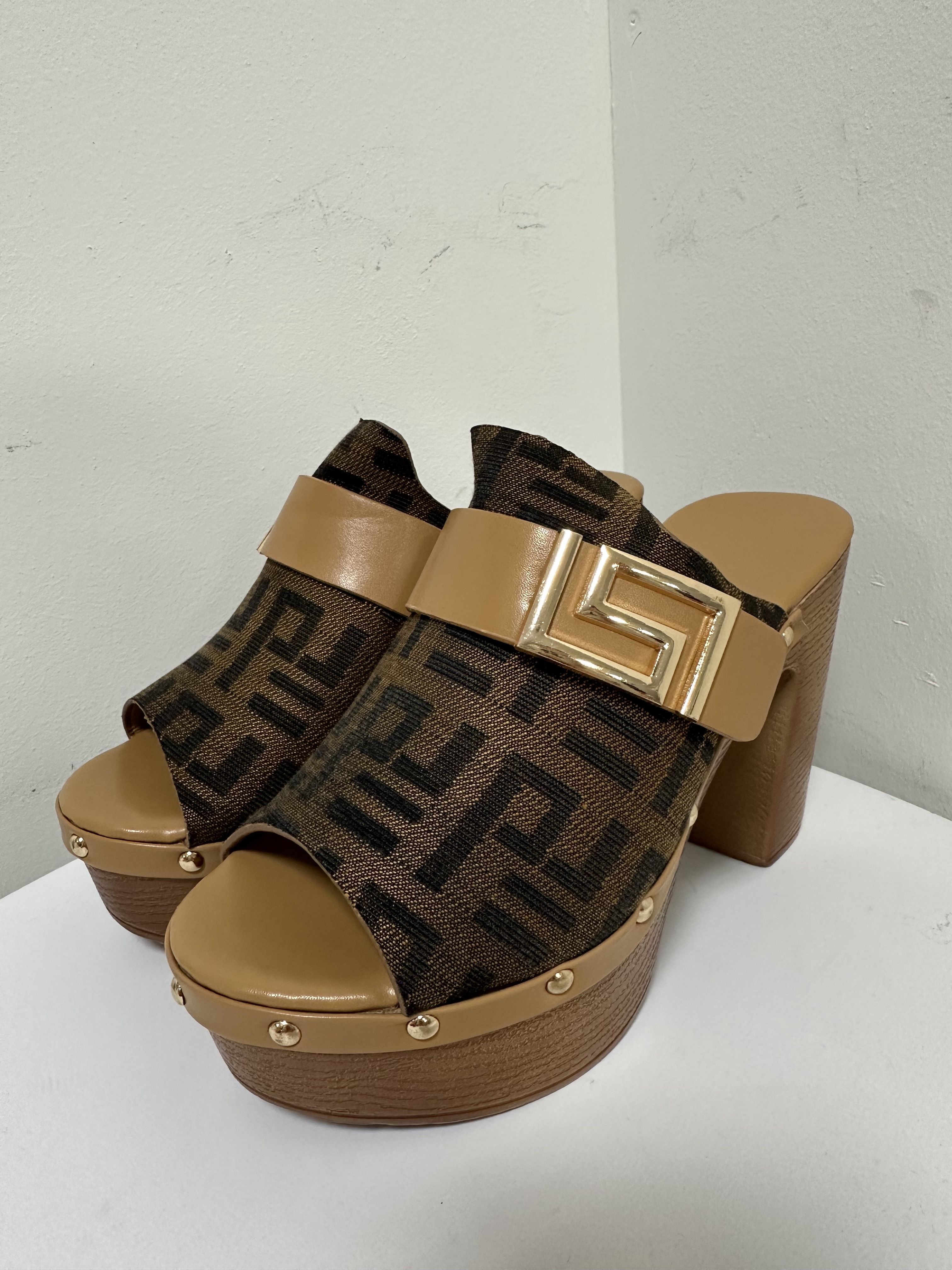 Letter Print Platforms