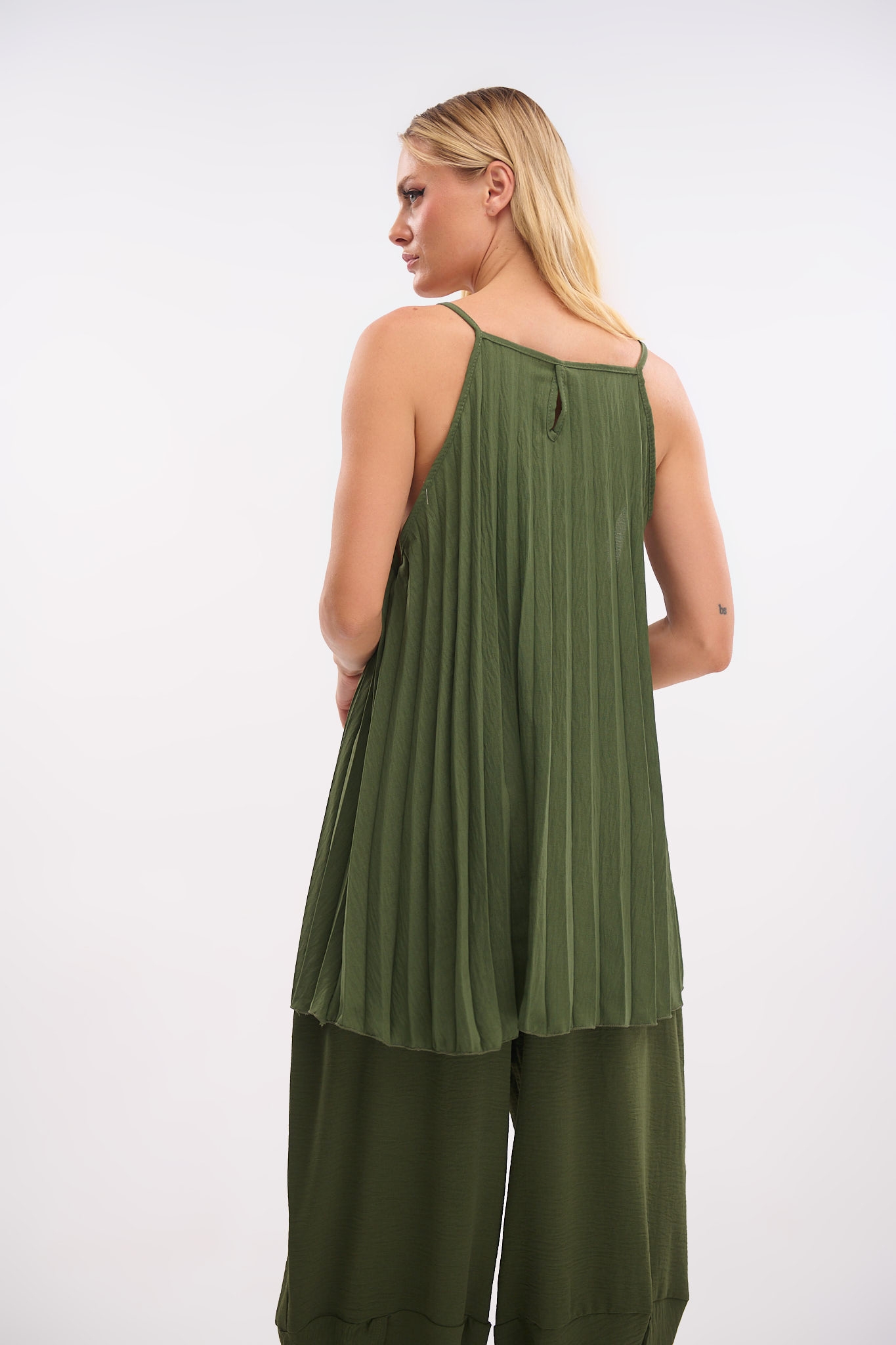 Top with Wide Pleated Strap