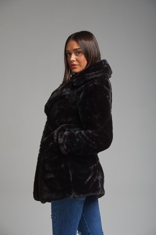 Γούνα Μακρυά με Μεγάλο Γιακά