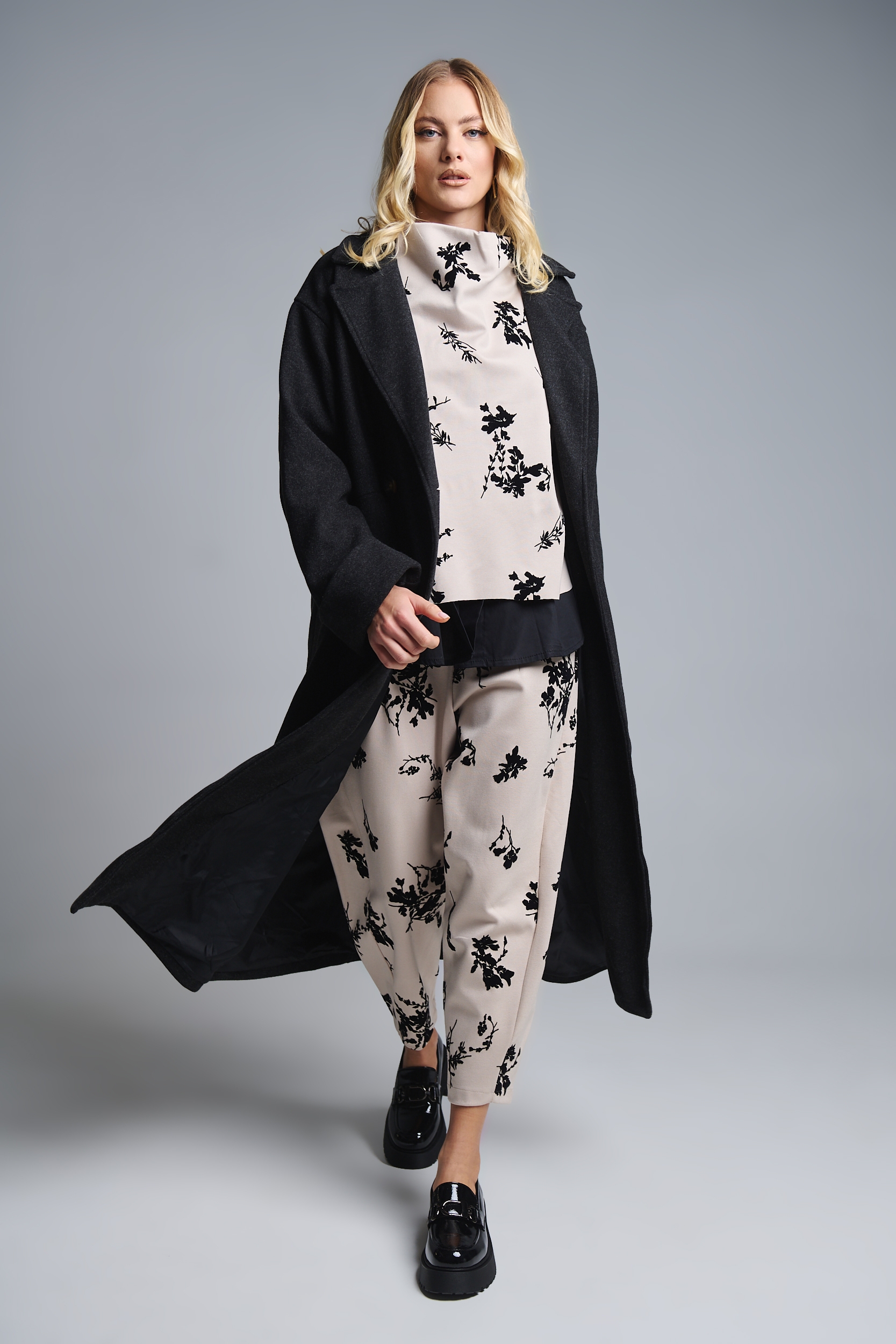 Παλτό Μακρύ Με Γιακά