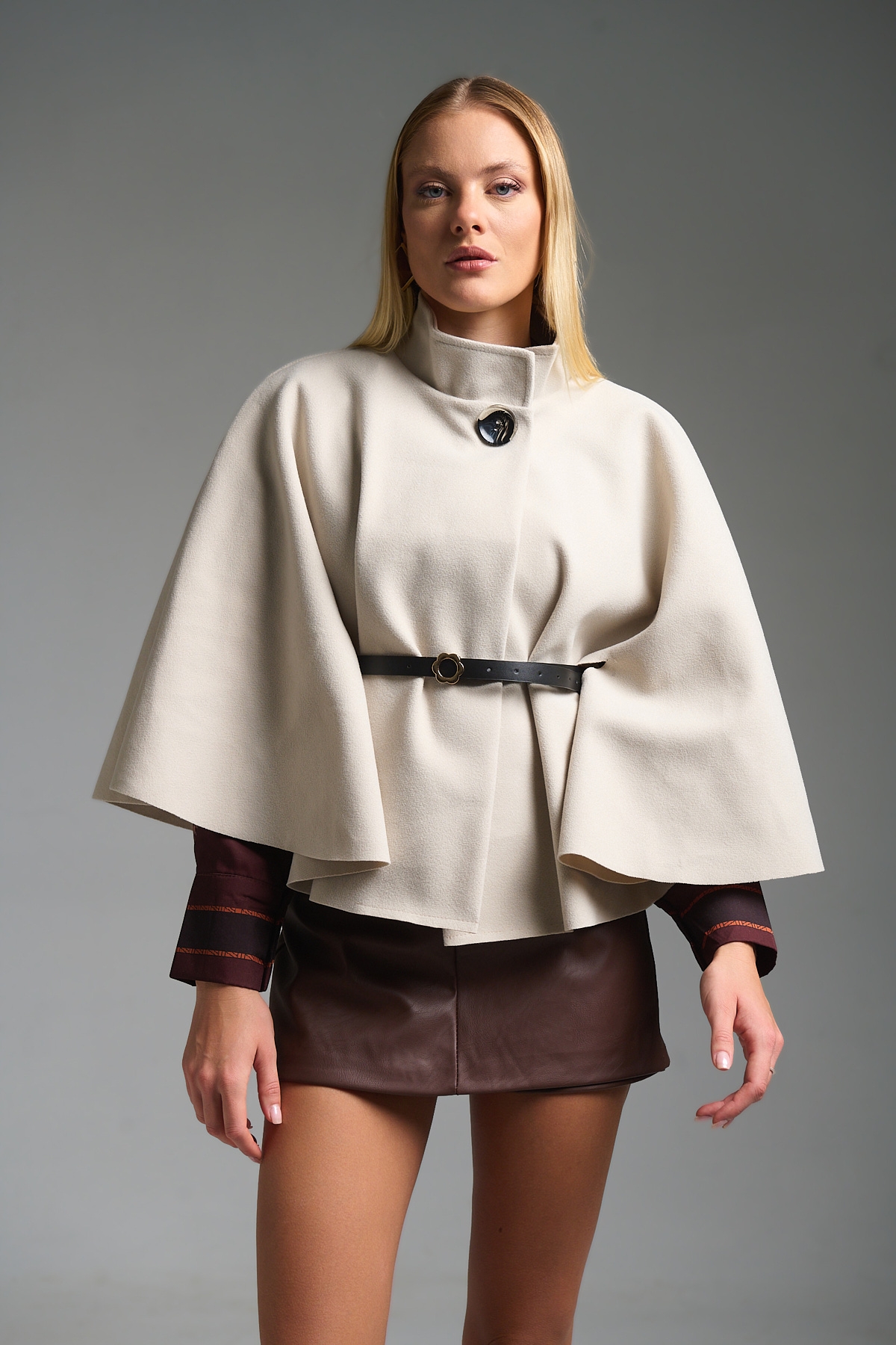 Κάπα Κοντή Με Ζωνάκι