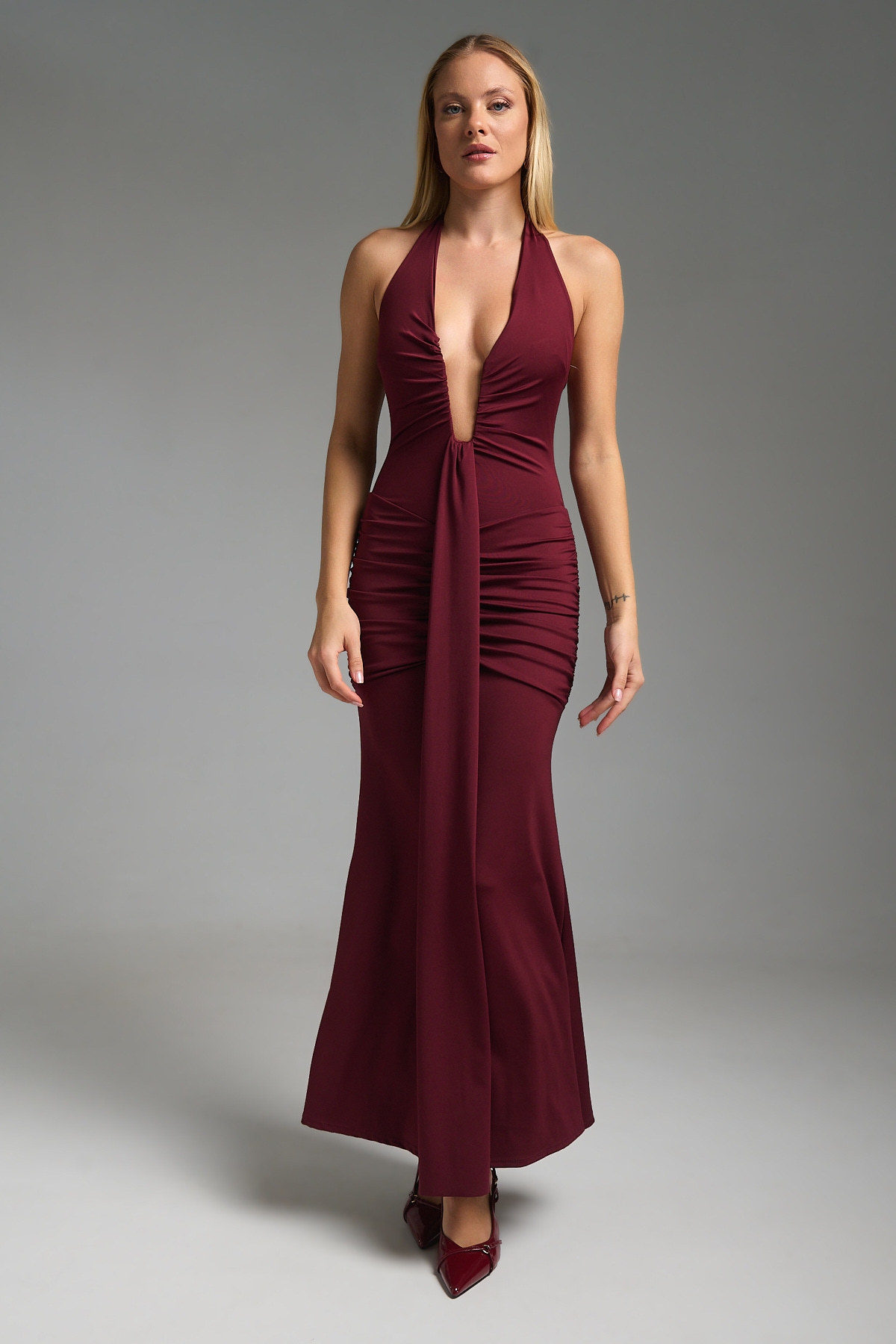 Φόρεμα Μάξι Δετό Με Σούρα