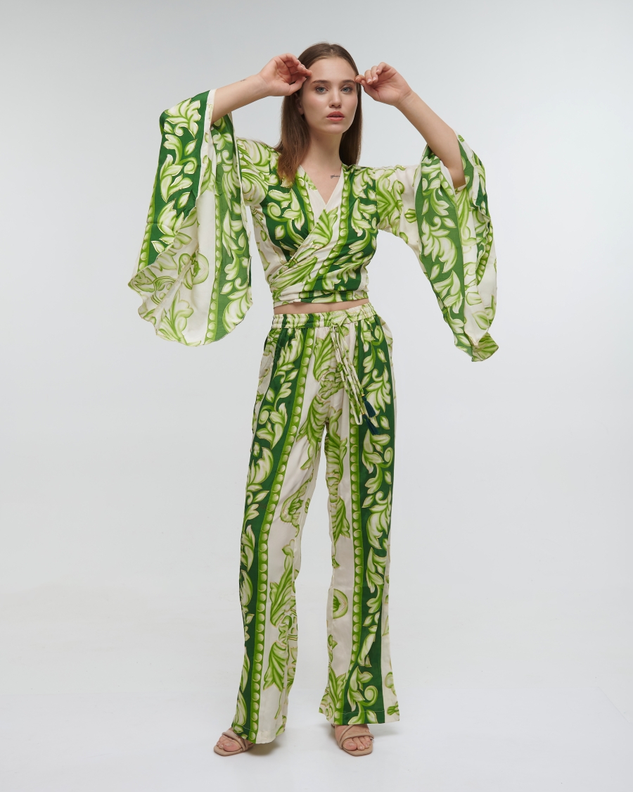 Ble Floral Top With Bell Sleeves
