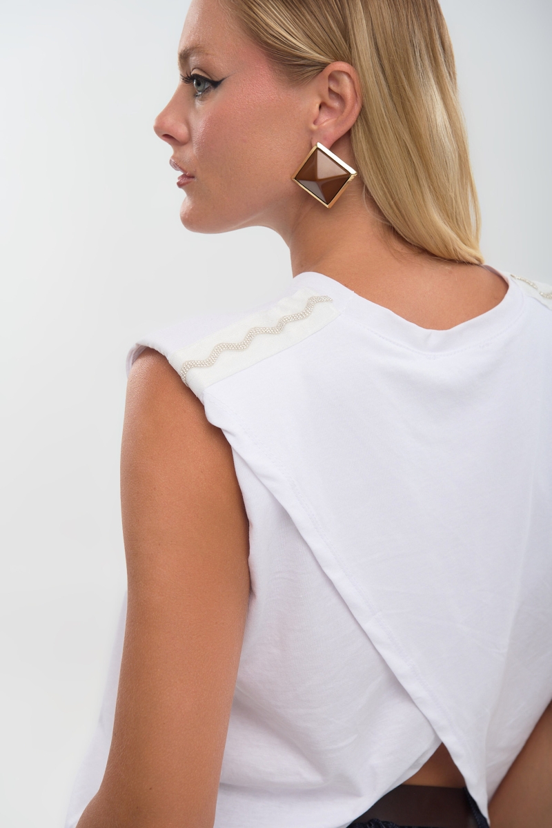 Kelly’s Padded Shoulder T-Shirt with Sparkling Strass