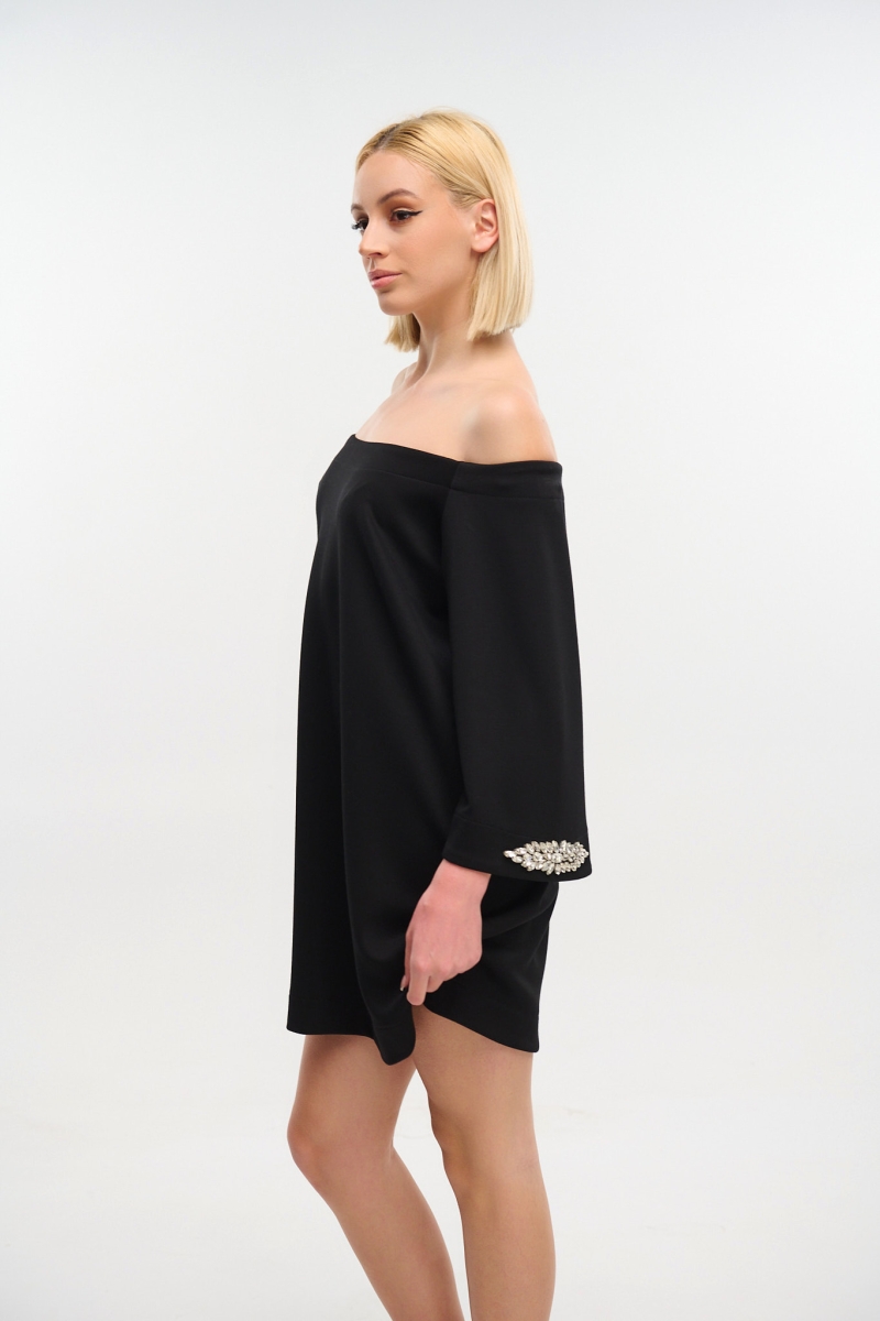 Kelly's Out off shoulder Dress With Stones