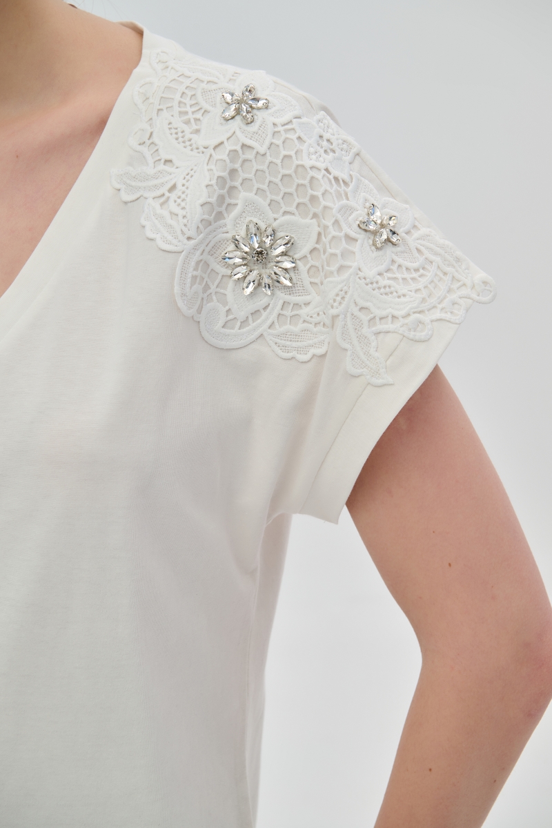 De-Javu Lace Detailed T-shirt