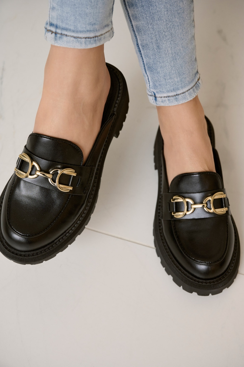 Buckle Open Moccasin