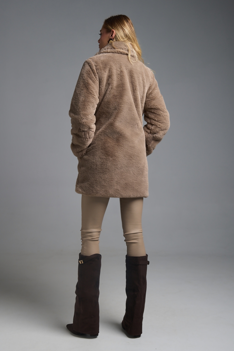 Γούνα Μακρυά με Μεγάλο Γιακά